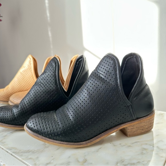 Ankle boots wooden heel women’s size 6 casual wear y2k boho style boots by Aldo - Picture 11 of 13